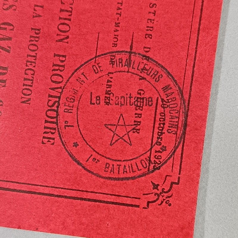 ENSEMBLE DE 2 MANUEL D'INSTRUCTION PROTECTION CONTRE LES GAZ DE COMBAT DATES 1937 TAMPONNES DU 1 er RTM